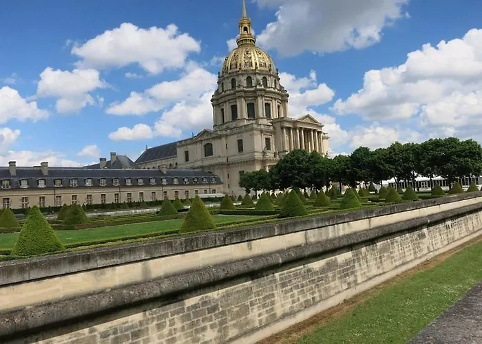 Neuf Quartier Tour Eiffel, Invalides Et Trocadero